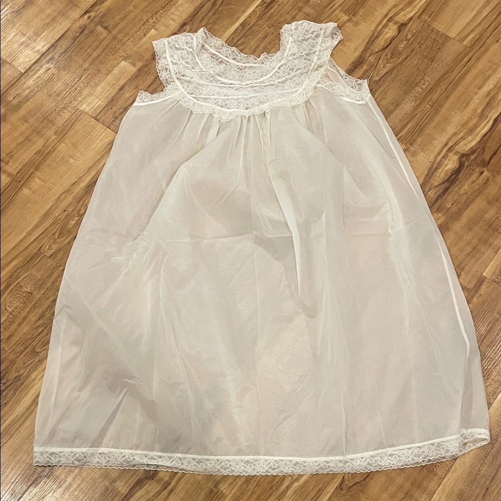 Elegant White Lace French Nightgown